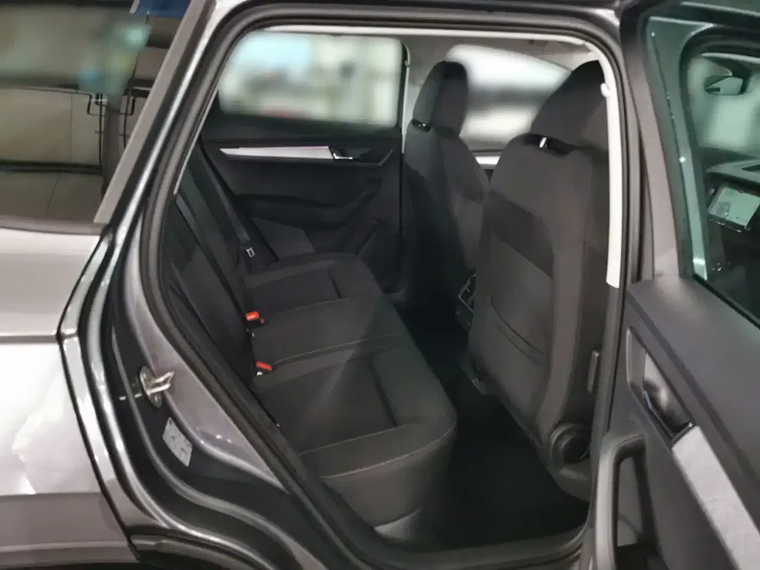Skoda Karoq - Thumbnail 12