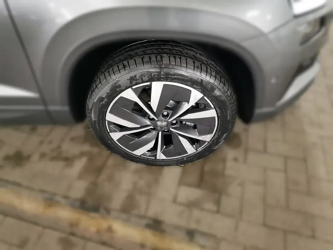 Skoda Karoq - Thumbnail 7