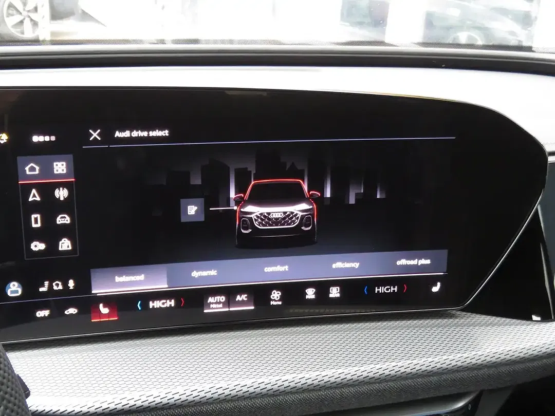 Audi Q5 - Thumbnail 9