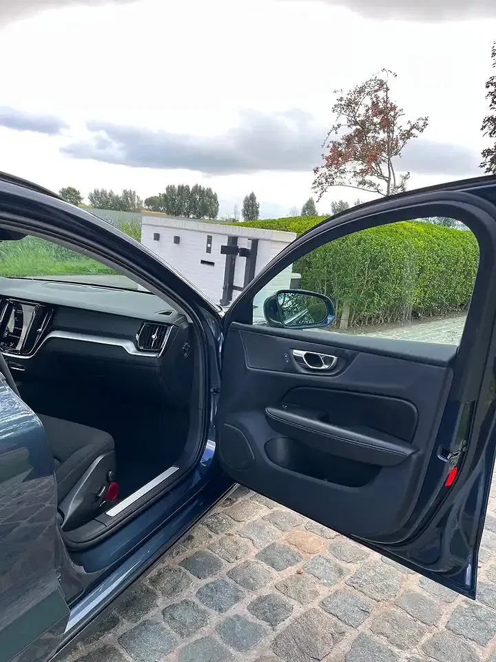 Volvo V60 - Thumbnail 11