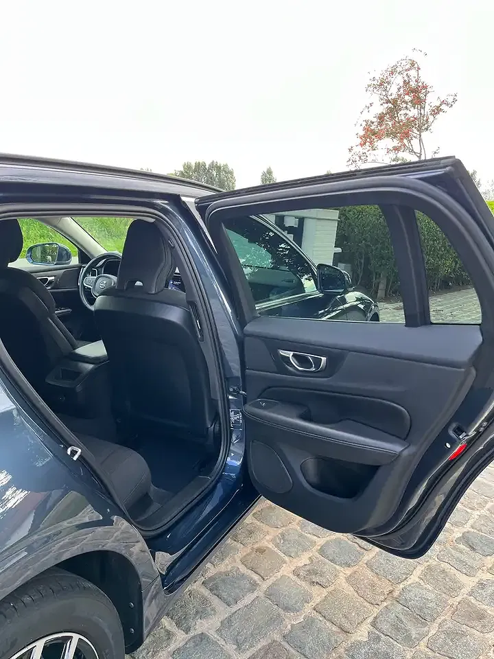 Volvo V60 - Thumbnail 9