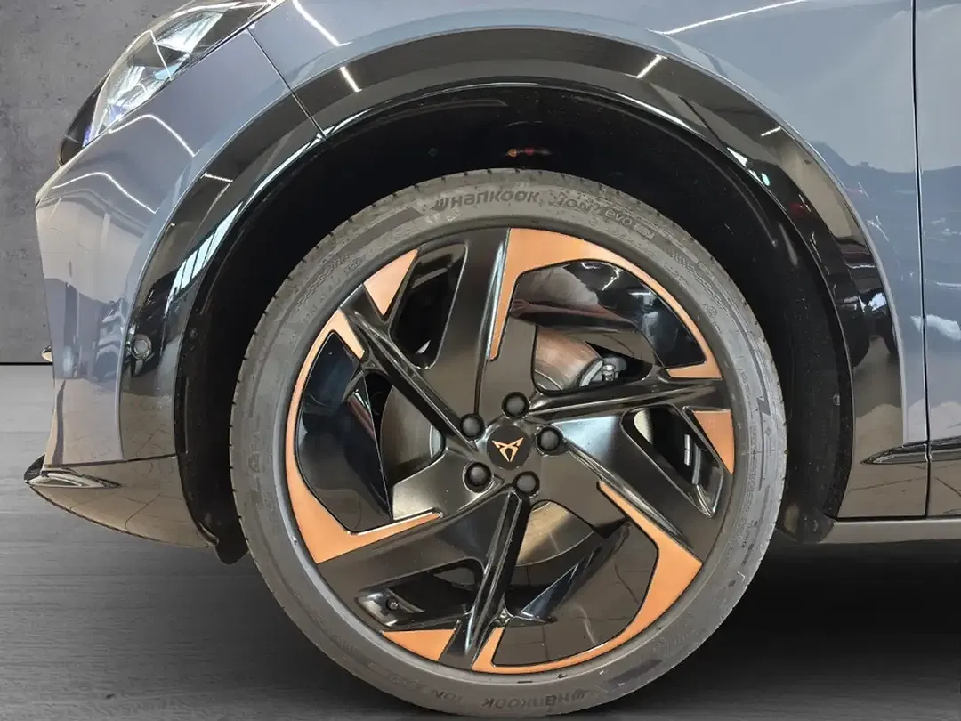CUPRA Tavascan - Thumbnail 4