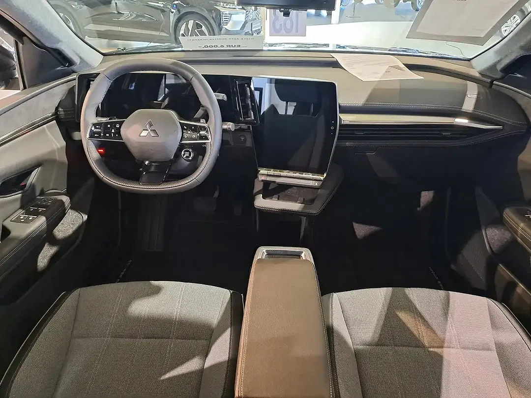 Mitsubishi Eclipse Cross - Thumbnail 12