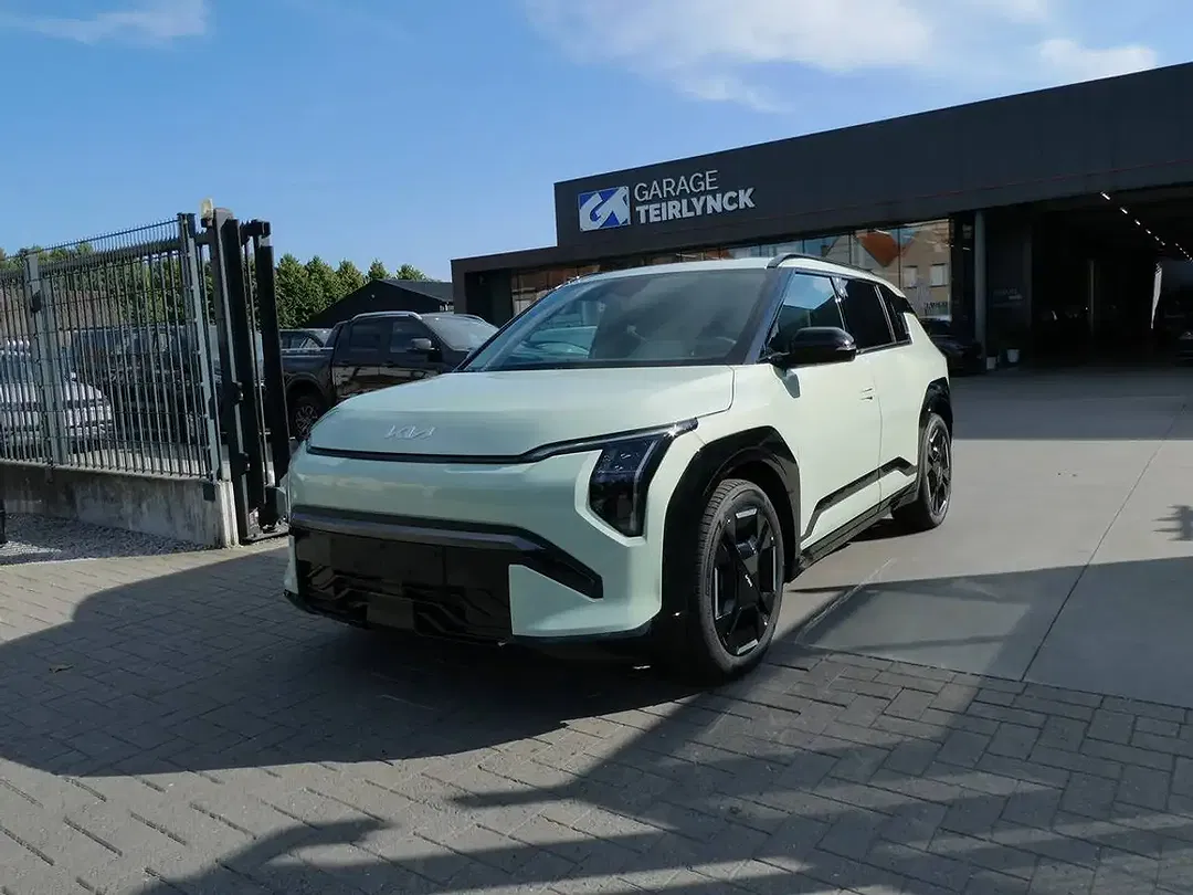 Kia EV3 - Thumbnail 2