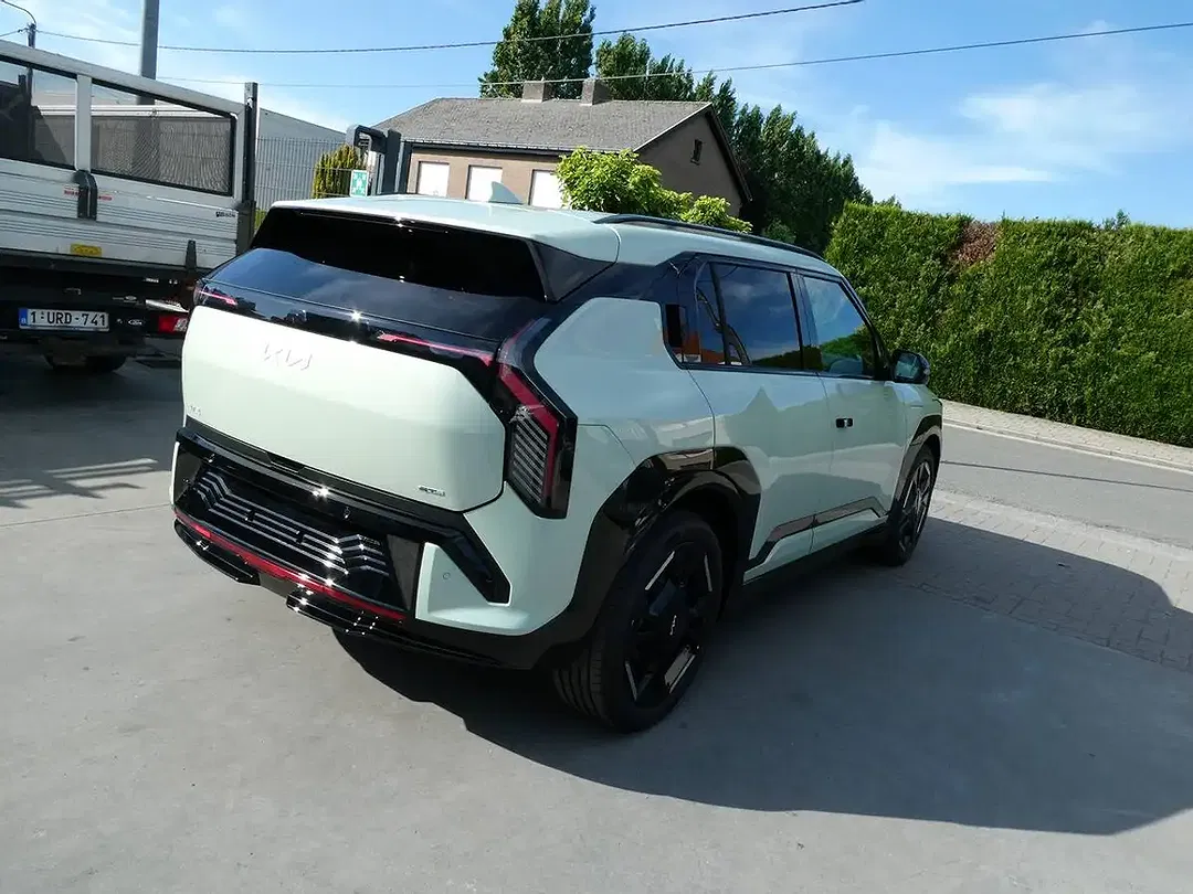 Kia EV3 - Thumbnail 9