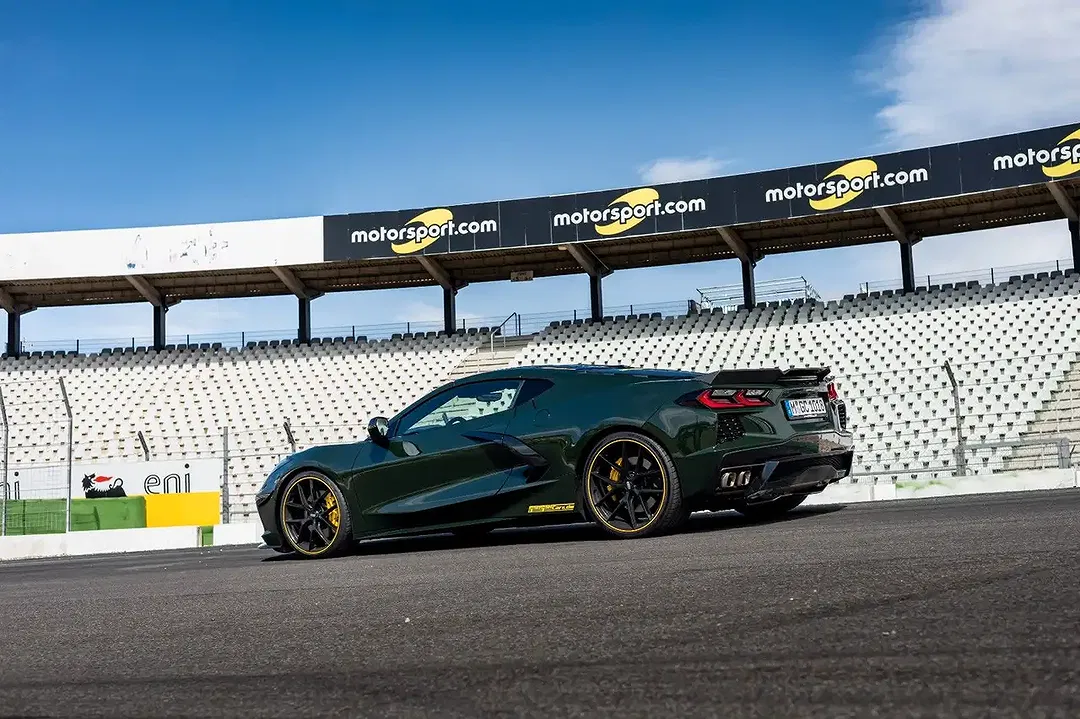 Corvette C8 - Thumbnail 2