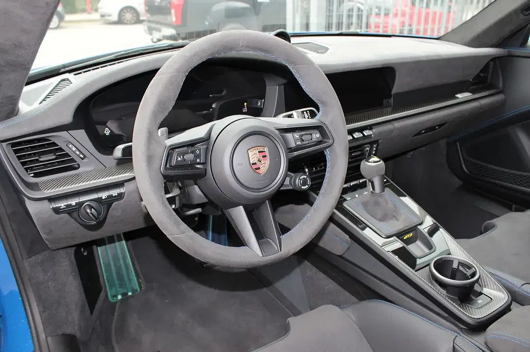 Porsche 992 - Thumbnail 10