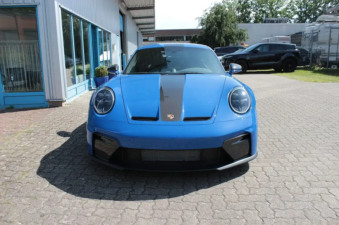 Porsche 992 - Thumbnail 2