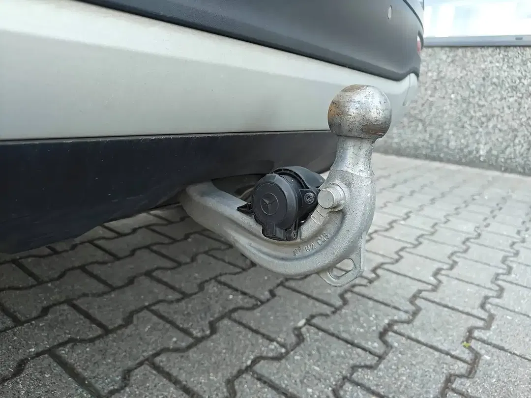 Mercedes-Benz GLB 180 - Thumbnail 5