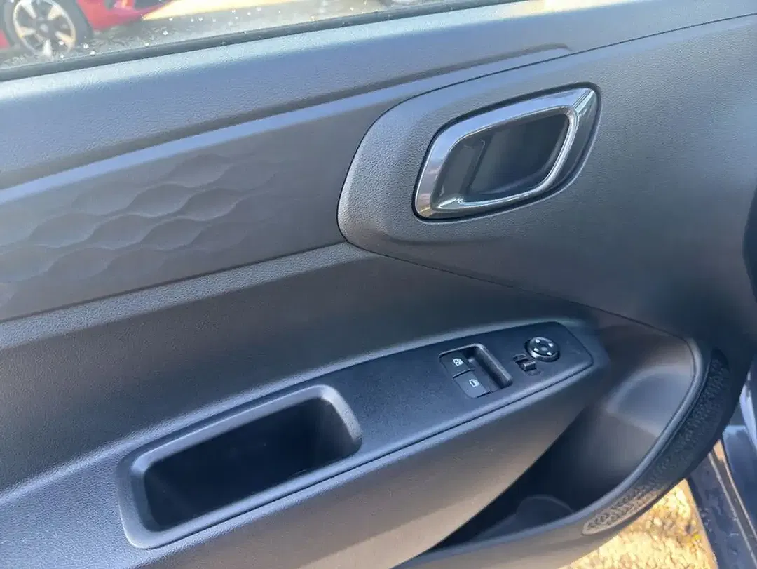 Hyundai i10 - Thumbnail 12