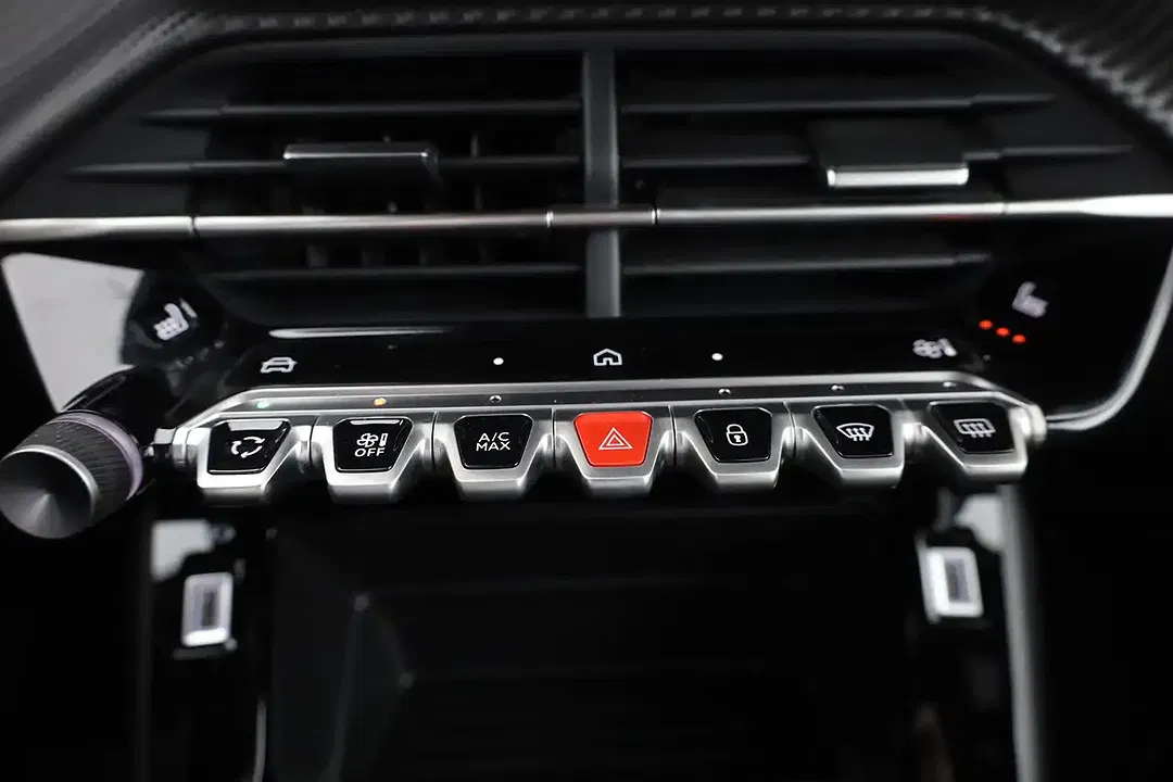 Peugeot 2008 - Thumbnail 11
