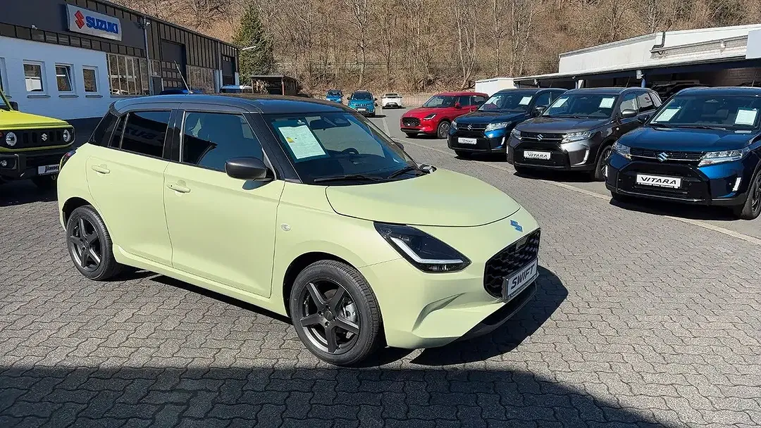 Suzuki Swift - Thumbnail 1