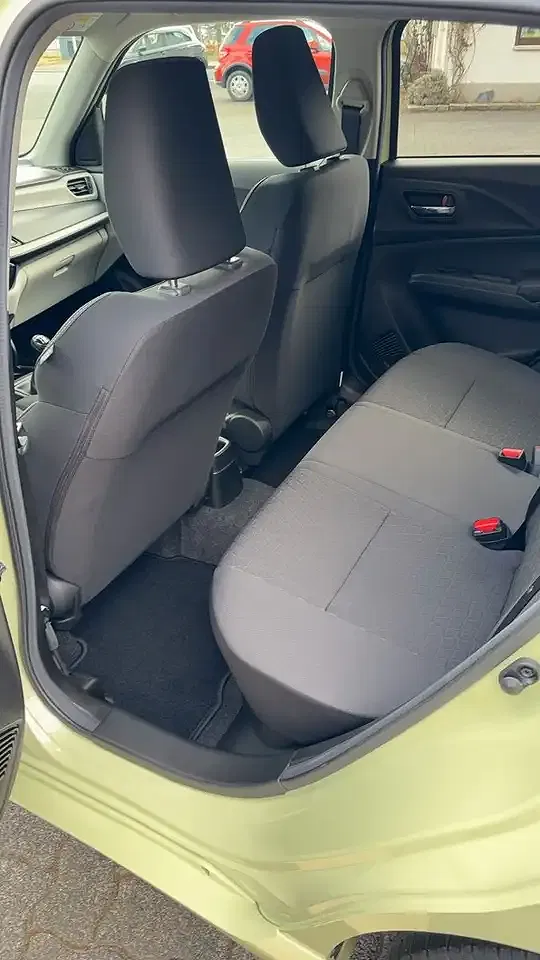 Suzuki Swift - Thumbnail 11