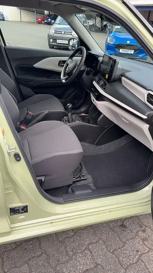 Suzuki Swift - Thumbnail 14