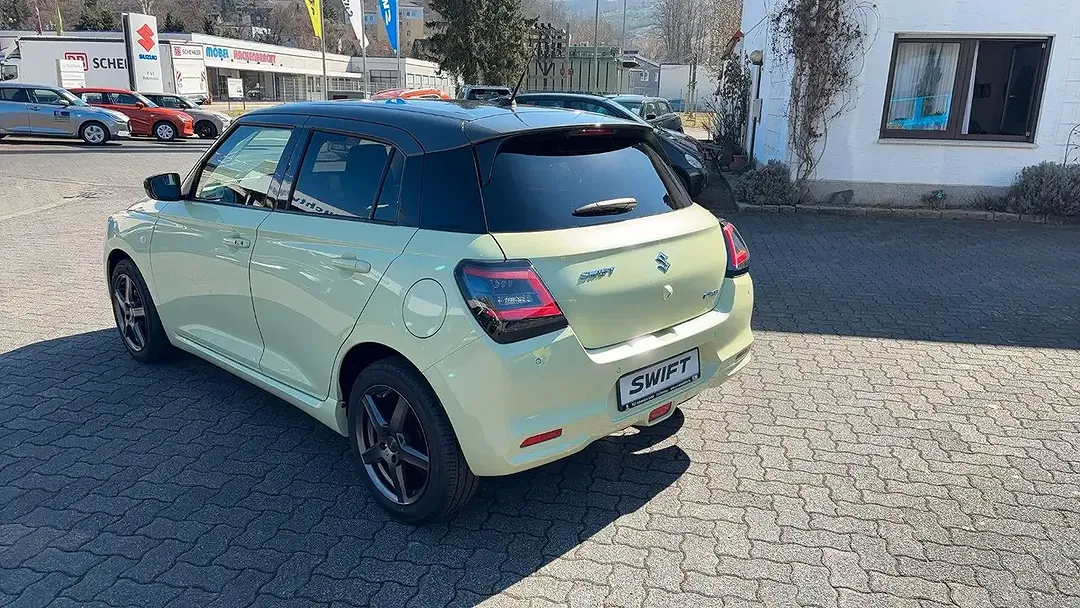 Suzuki Swift - Thumbnail 3
