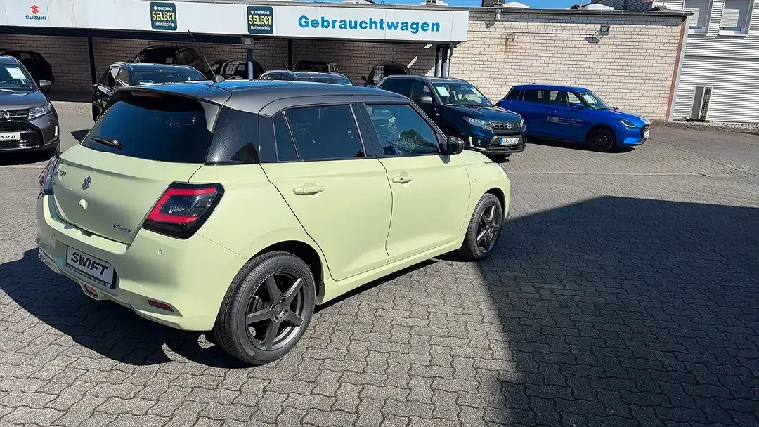Suzuki Swift - Thumbnail 4