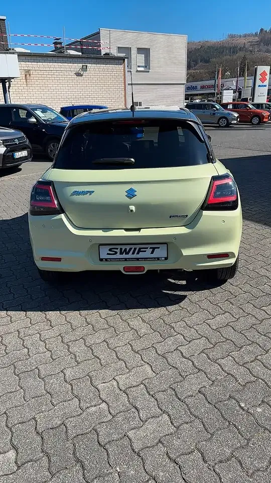 Suzuki Swift - Thumbnail 7