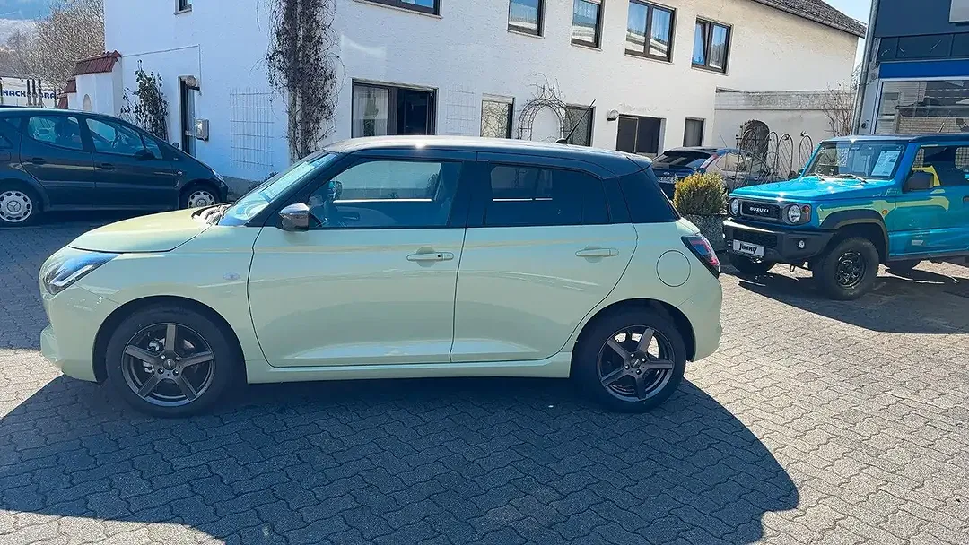 Suzuki Swift - Thumbnail 8