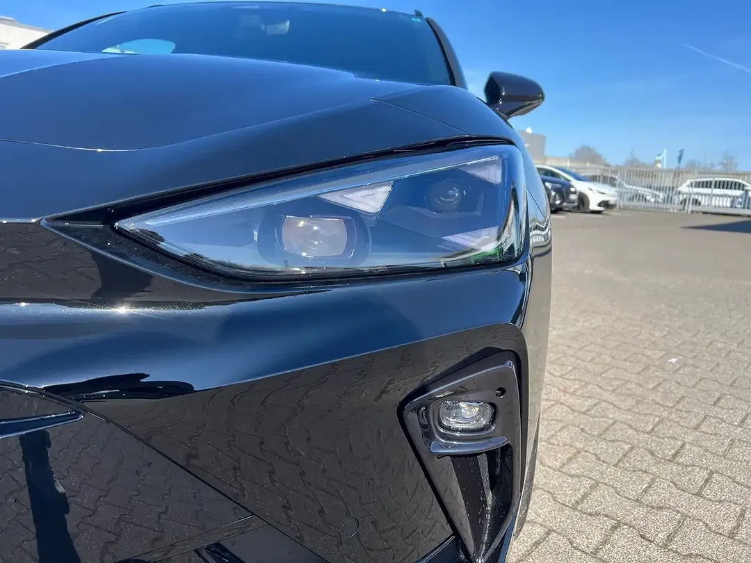 CUPRA Leon - Thumbnail 4