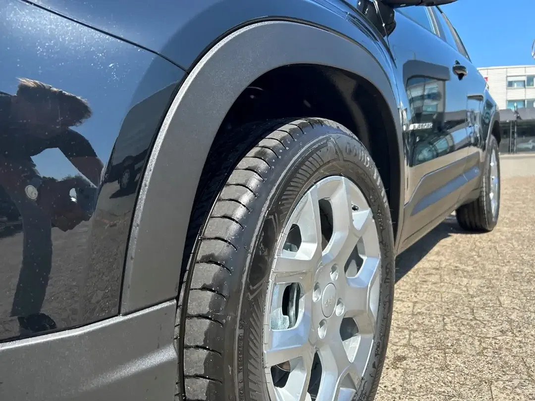 Jeep Avenger - Thumbnail 4