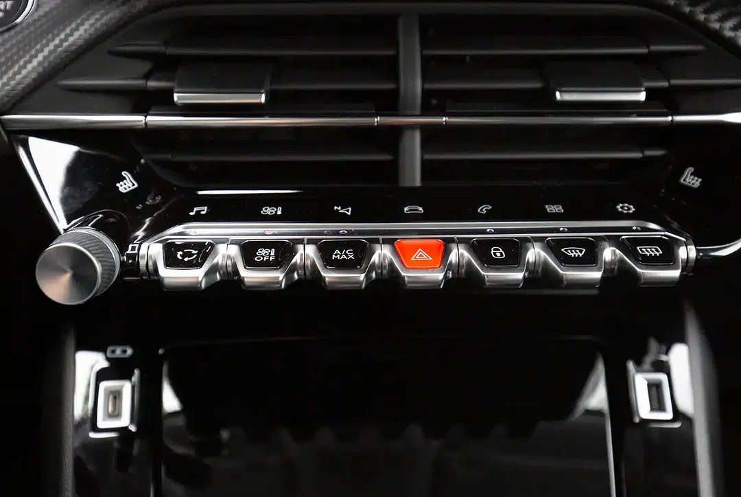 Peugeot 2008 - Thumbnail 11