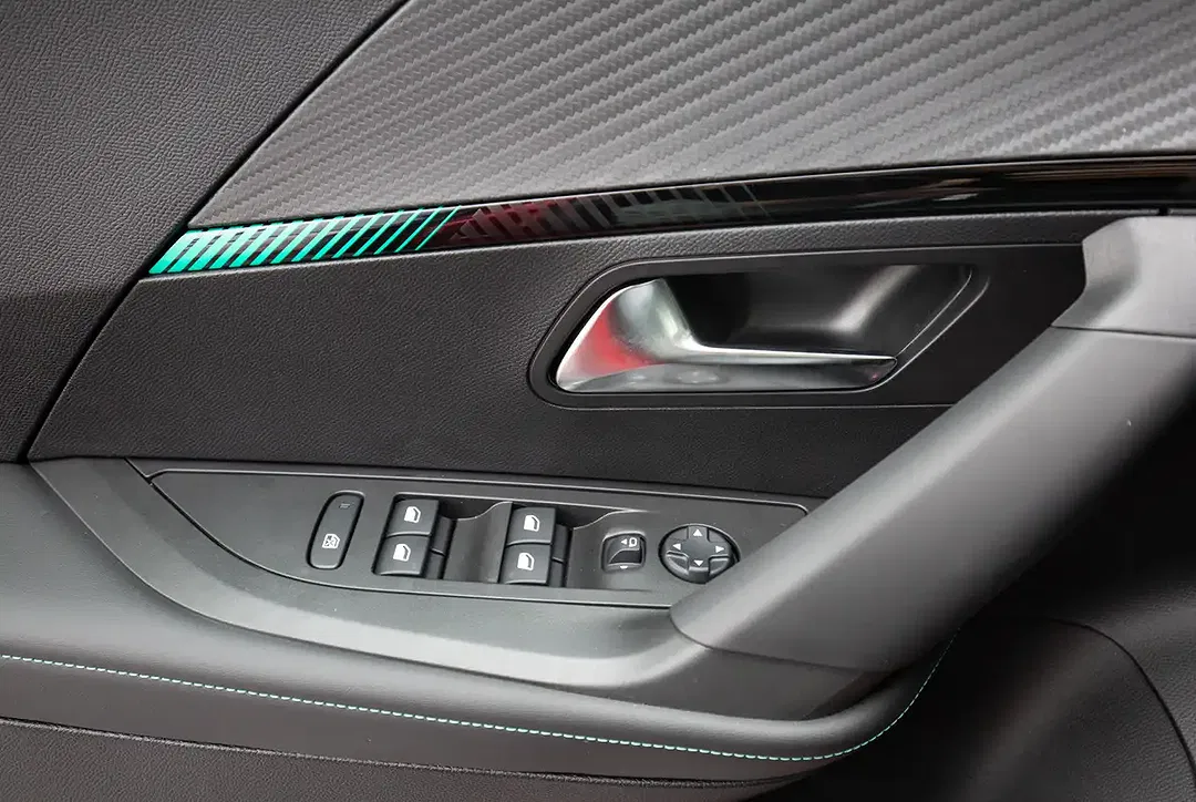 Peugeot 2008 - Thumbnail 15