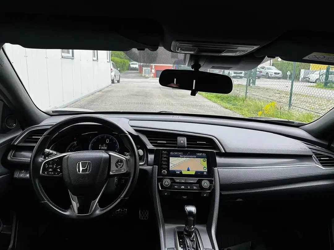 Honda Civic - Thumbnail 8