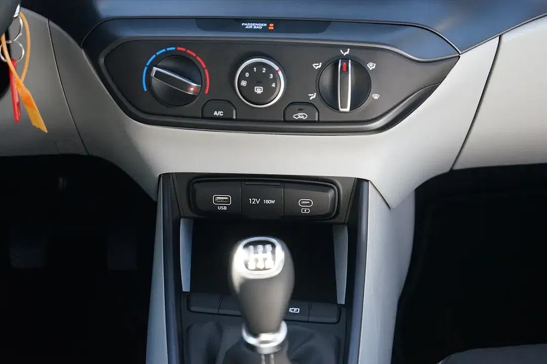 Hyundai i20 - Thumbnail 9