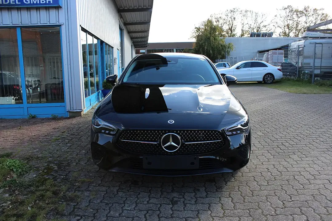 Mercedes-Benz CLA 180 - Thumbnail 2