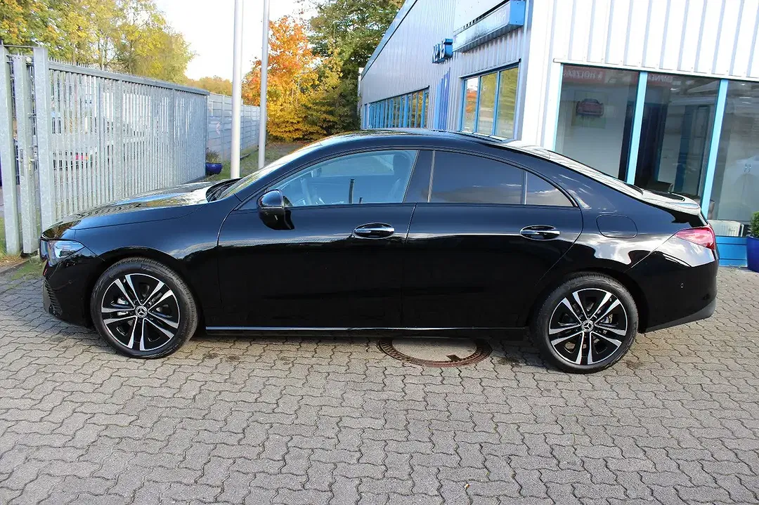 Mercedes-Benz CLA 180 - Thumbnail 3