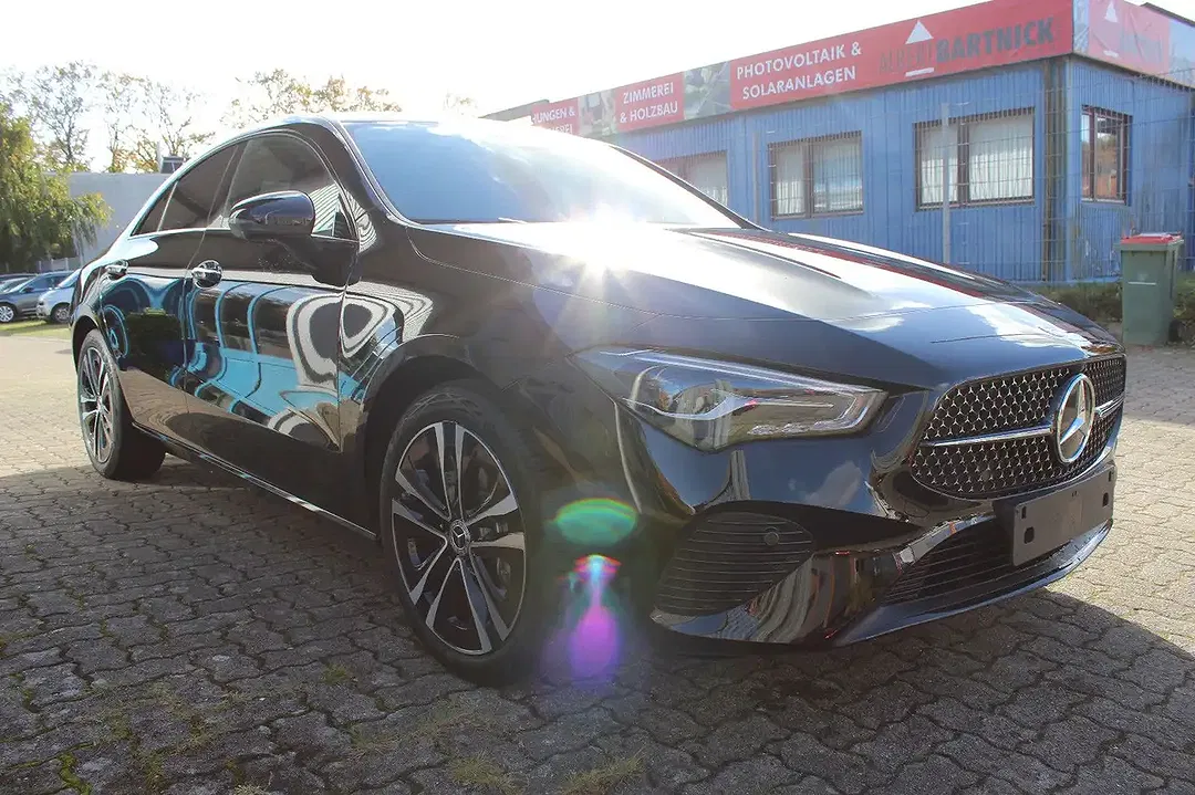 Mercedes-Benz CLA 180 - Thumbnail 5