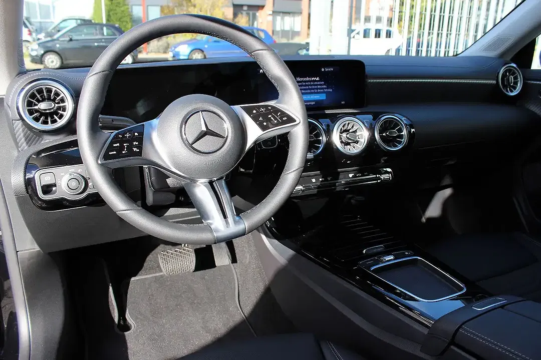 Mercedes-Benz CLA 180 - Thumbnail 7
