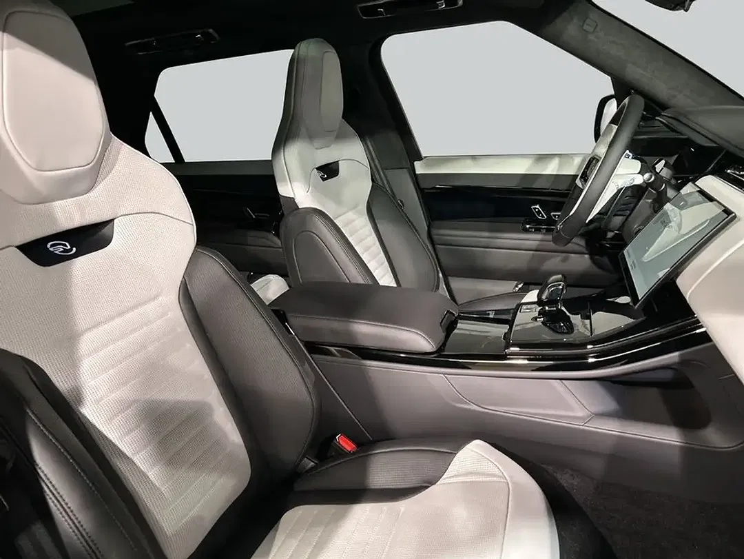 Land Rover Range Rover Sport - Thumbnail 3