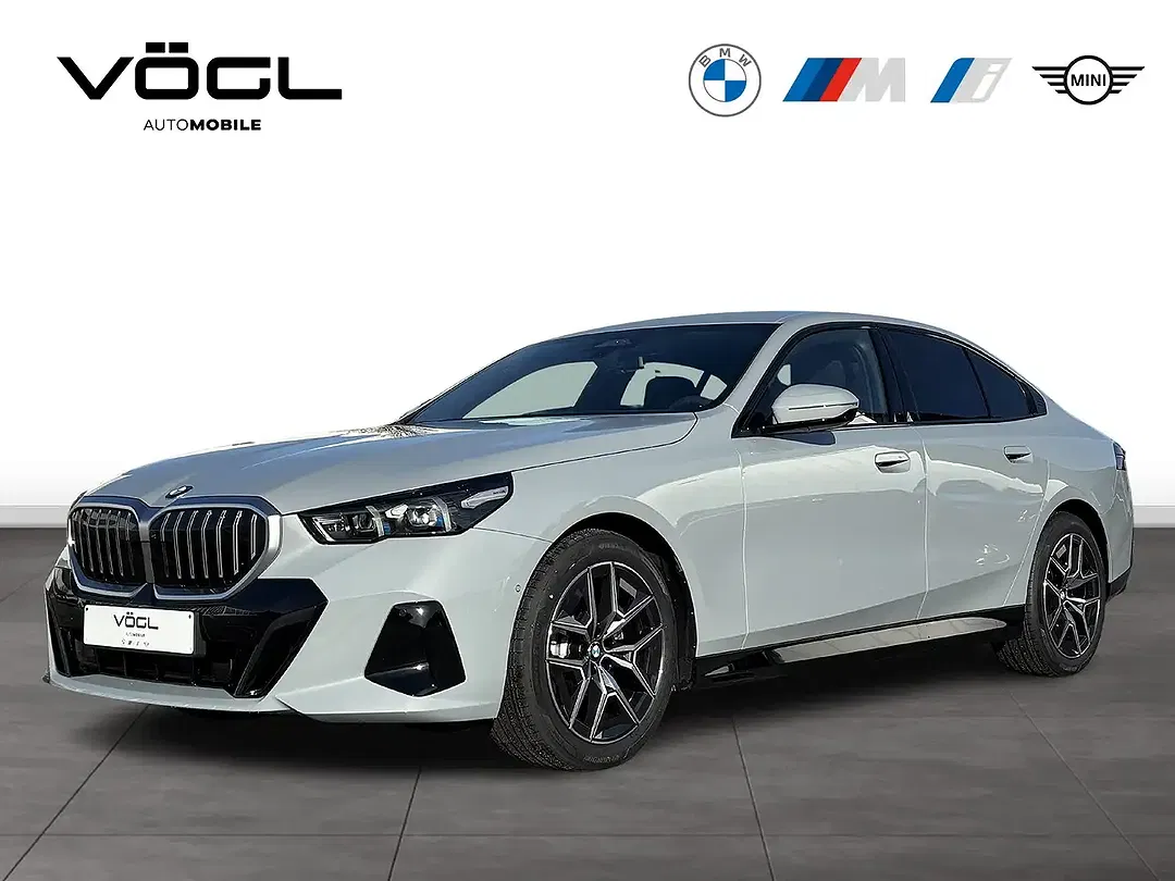 BMW 520 - Thumbnail 1