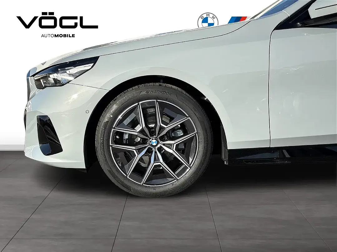 BMW 520 - Thumbnail 2
