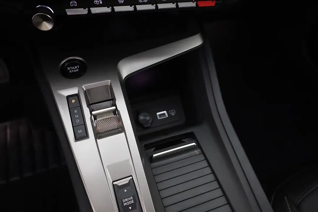Peugeot 308 - Thumbnail 12