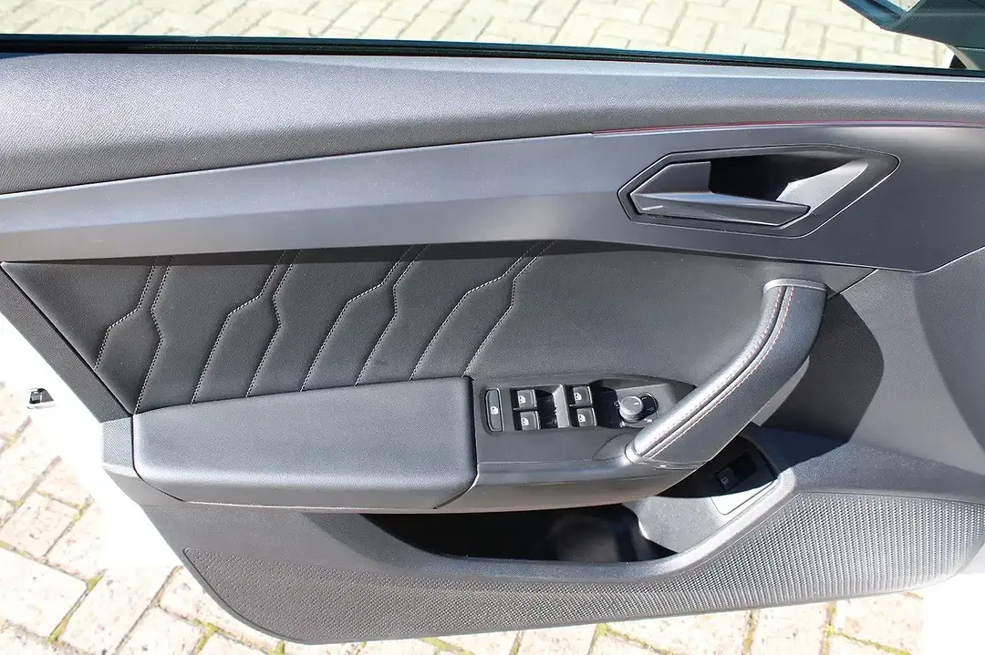 CUPRA Leon - Thumbnail 6