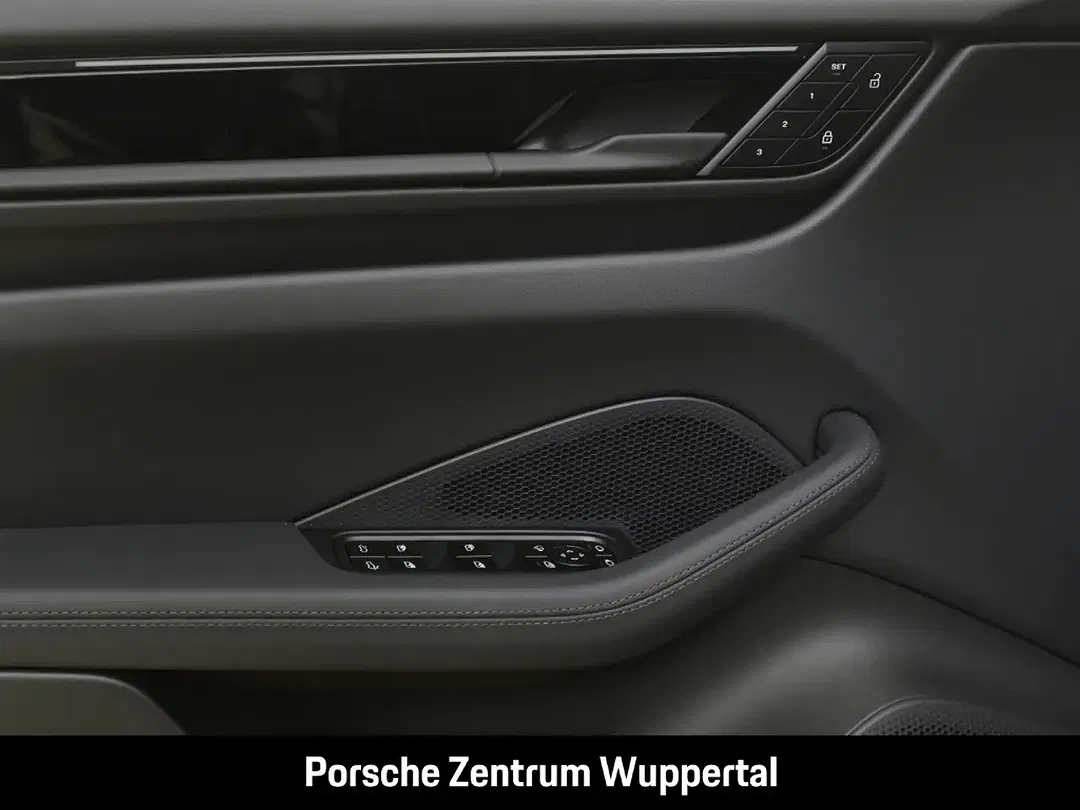 Porsche Macan - Thumbnail 15