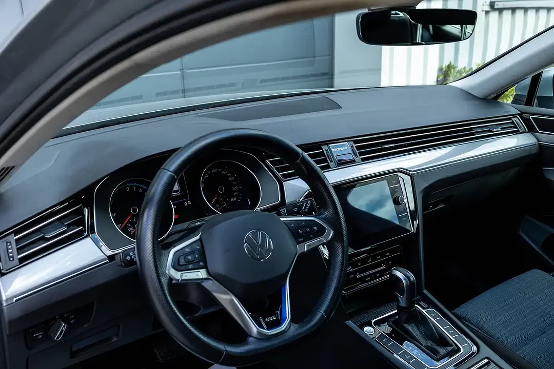 Volkswagen Passat Variant - Thumbnail 13