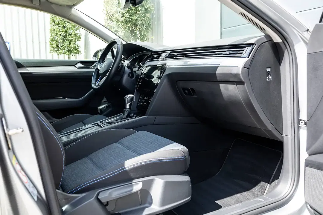 Volkswagen Passat Variant - Thumbnail 30