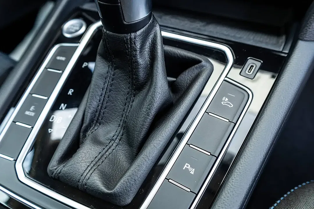Volkswagen Passat Variant - Thumbnail 36