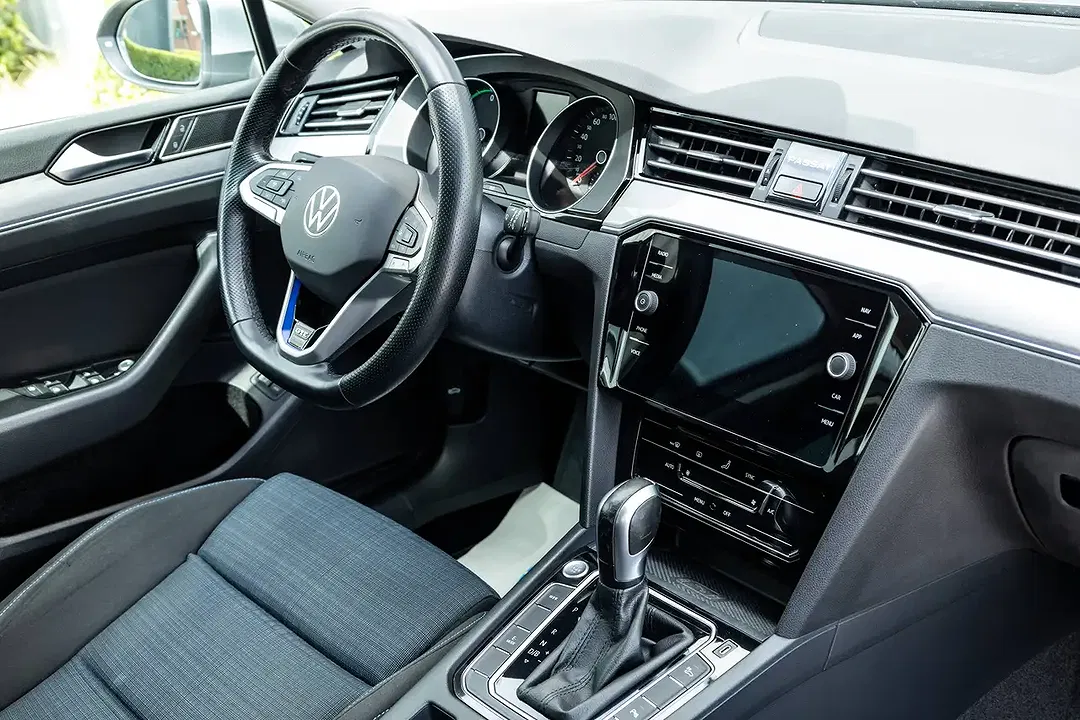 Volkswagen Passat Variant - Thumbnail 45