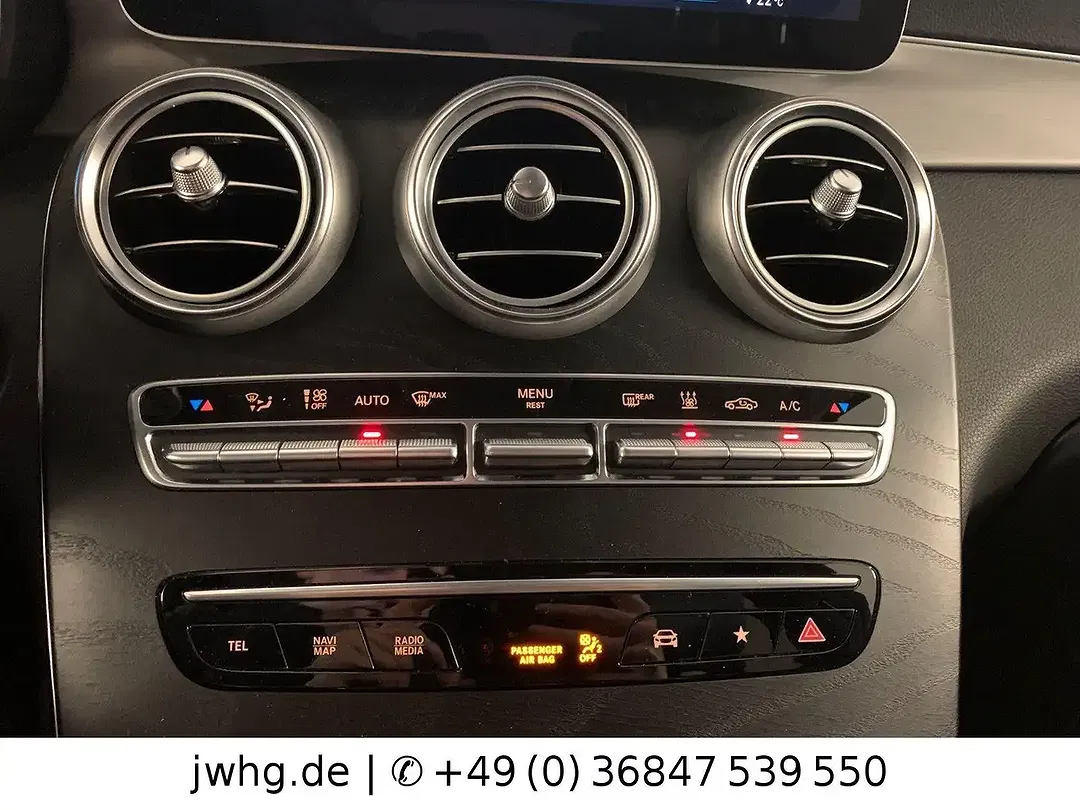 Mercedes-Benz GLC 300 - Thumbnail 13