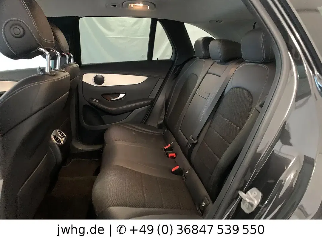 Mercedes-Benz GLC 300 - Thumbnail 15