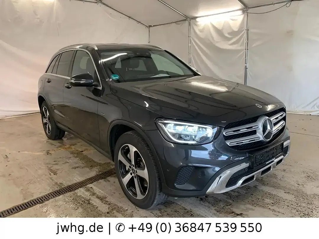 Mercedes-Benz GLC 300 - Thumbnail 2