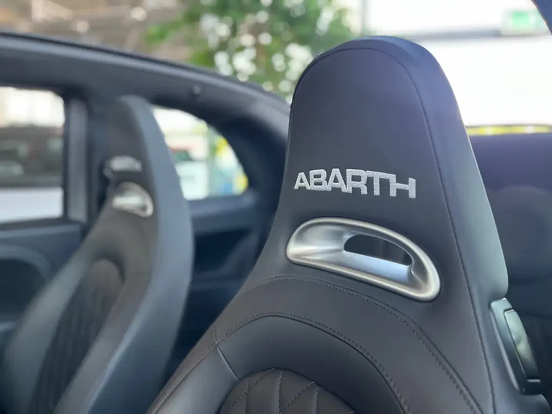 Abarth 695C - Thumbnail 11