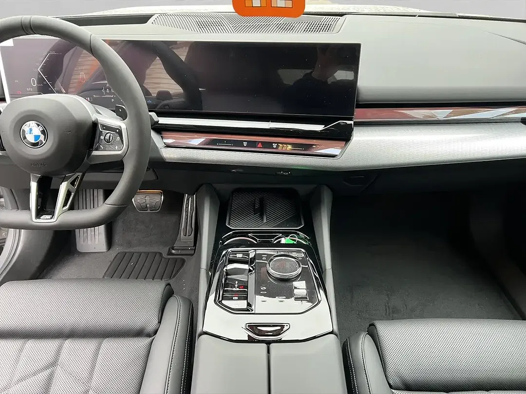BMW 520 - Thumbnail 10