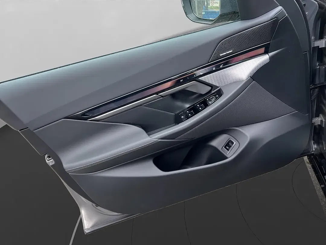 BMW 520 - Thumbnail 11