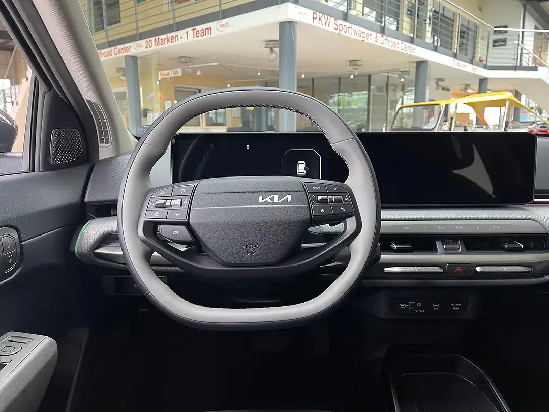 Kia EV4 - Thumbnail 11