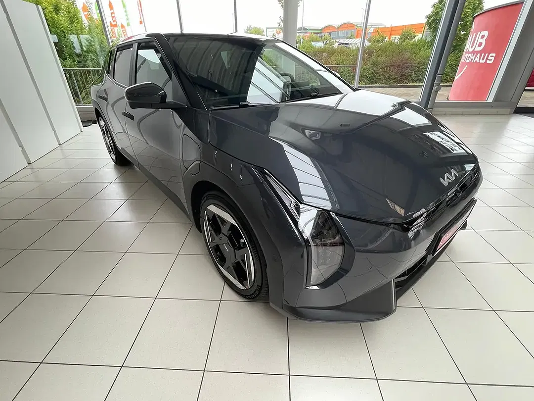 Kia EV4 - Thumbnail 7